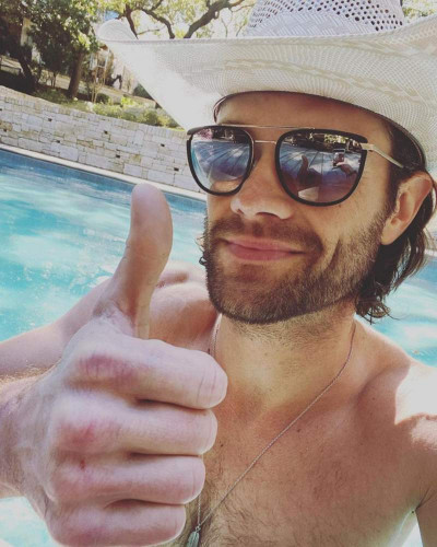 jaredpadalecki_79246740_2533440570204133_8267154436575119328_n.jpg